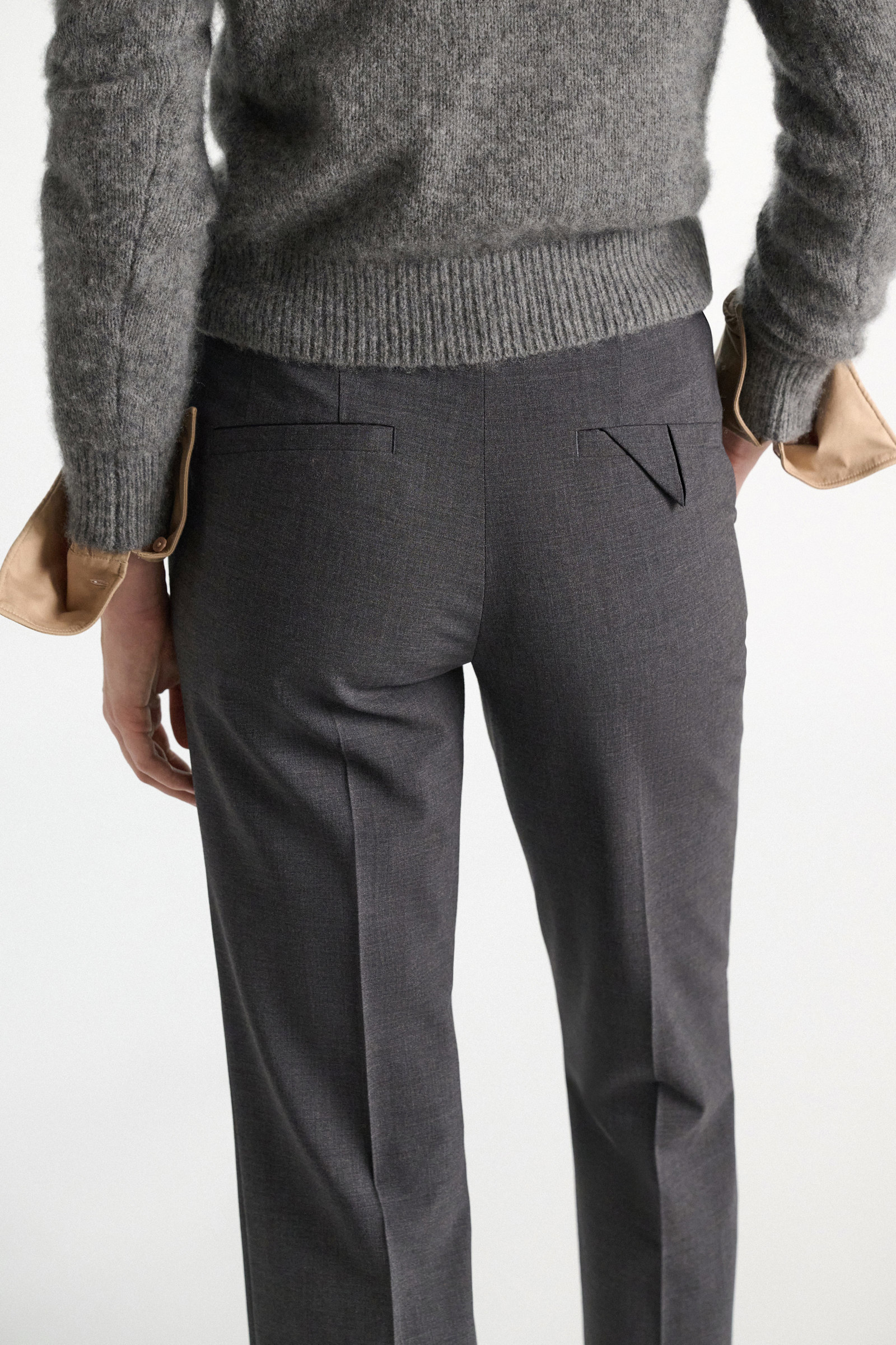 Dorothee Schumacher Lightweight wool belted cigarette pants vinyl black Model Detail View