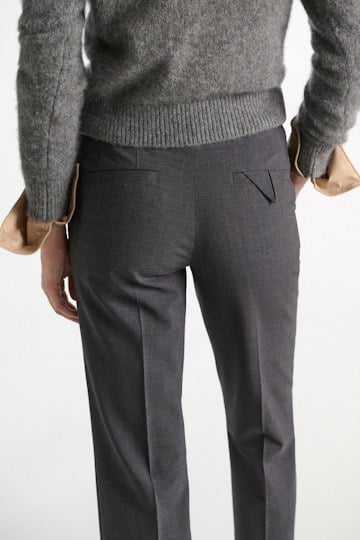 Dorothee Schumacher Lightweight wool belted cigarette pants vinyl black Model Detail View