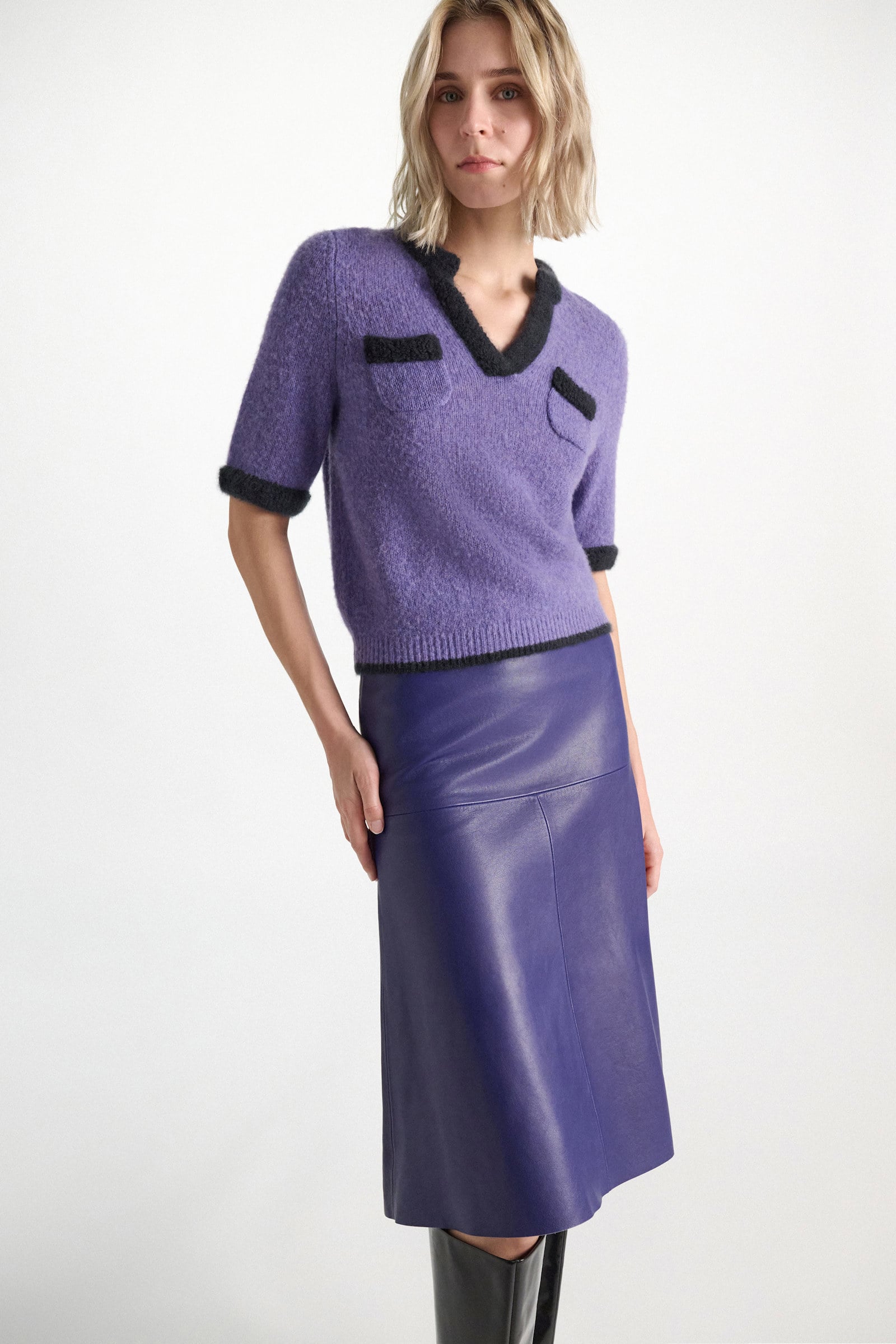 Dorothee Schumacher Leather skirt violet Model Detail View