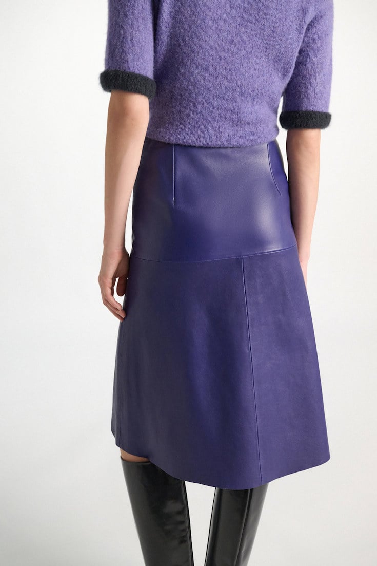 Dorothee Schumacher Leather skirt violet Model Detail View