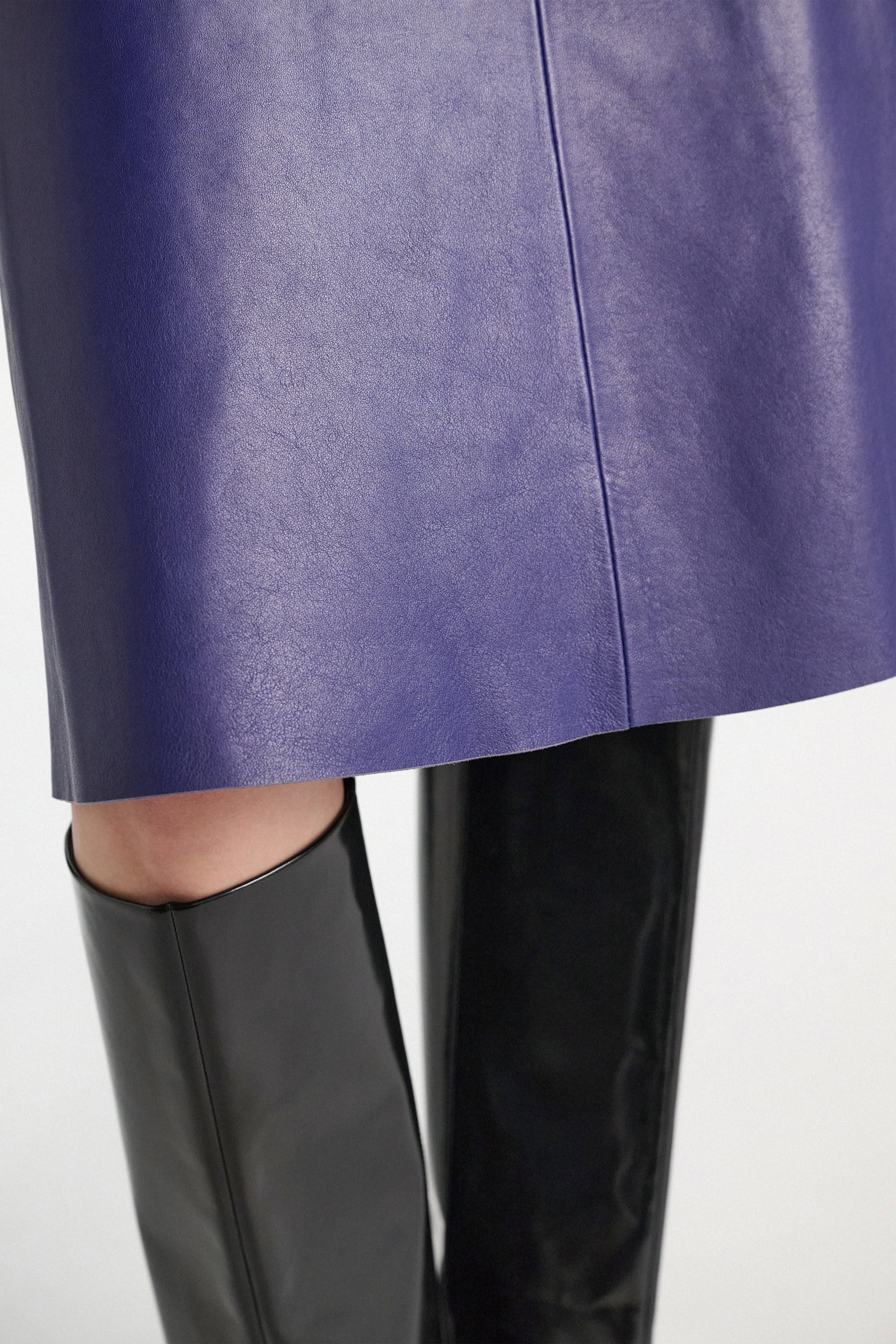 Dorothee Schumacher Leather skirt violet Model Detail View