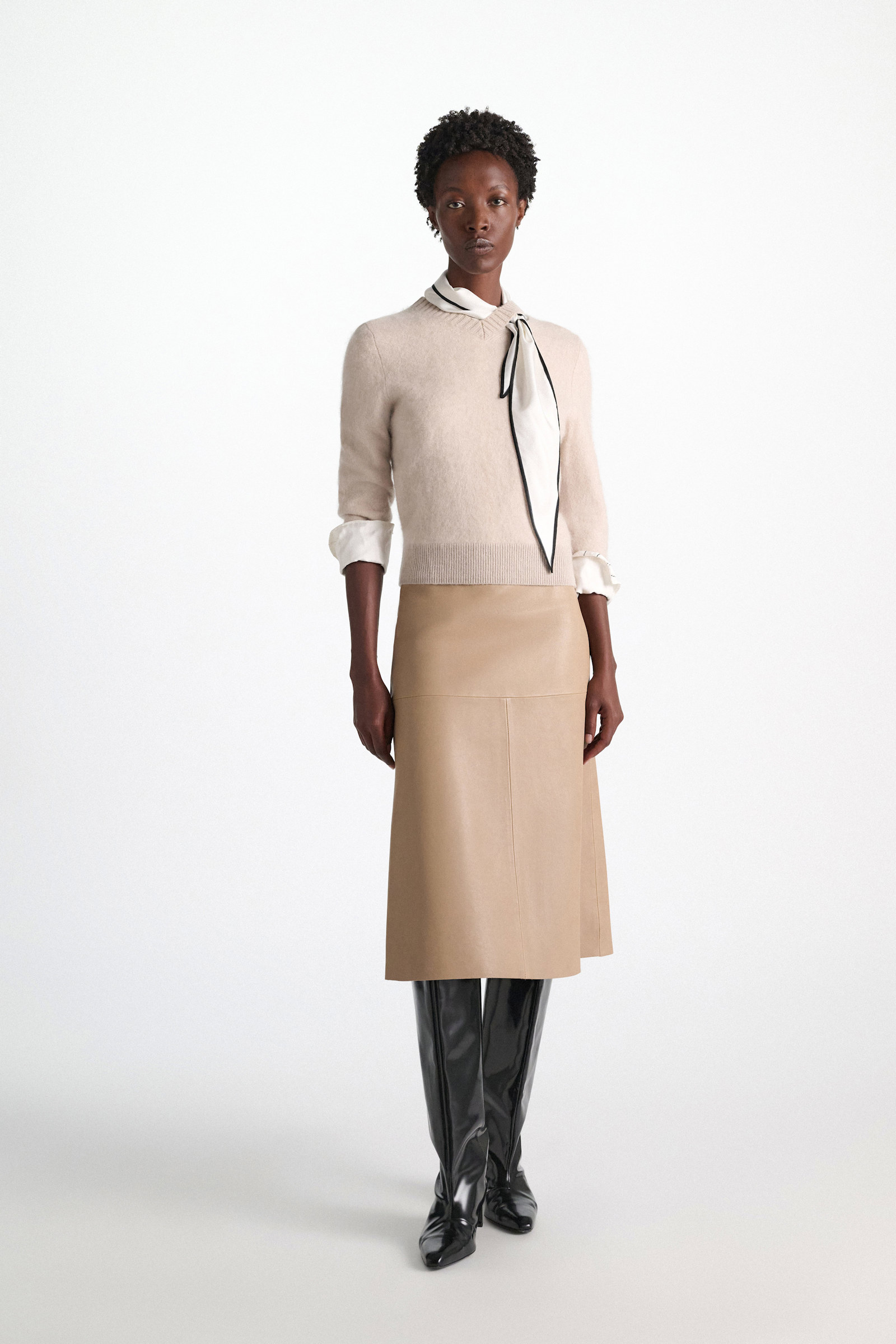 Dorothee Schumacher Leather skirt almond Model Front View