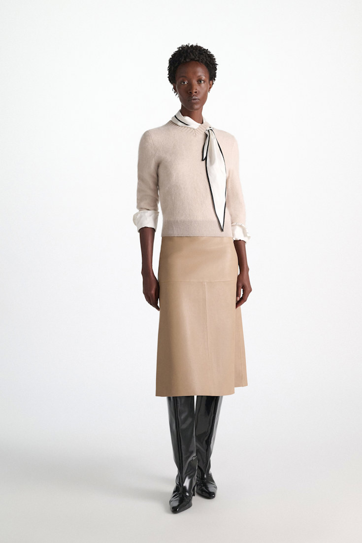 Dorothee Schumacher Leather skirt almond Model Front View