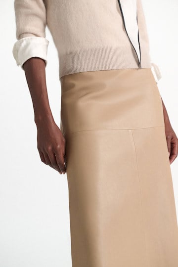 Dorothee Schumacher Leather skirt almond Model Detail View