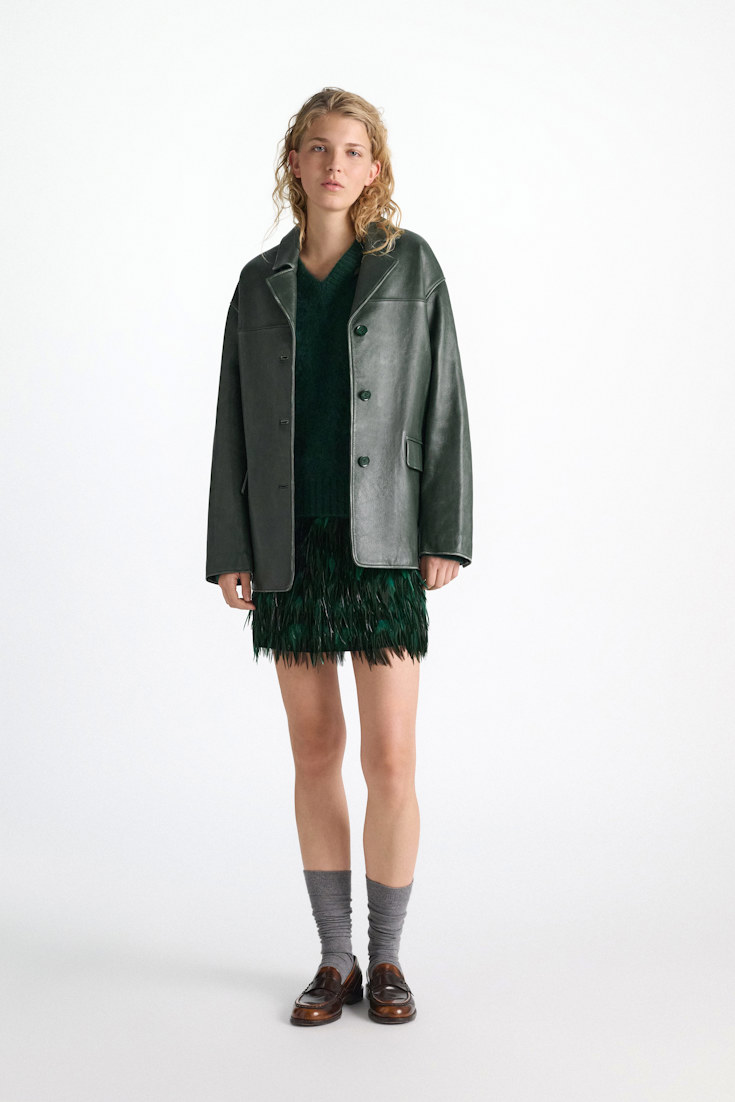 Dorothee Schumacher Oversized leather blazer emerald Model Front View