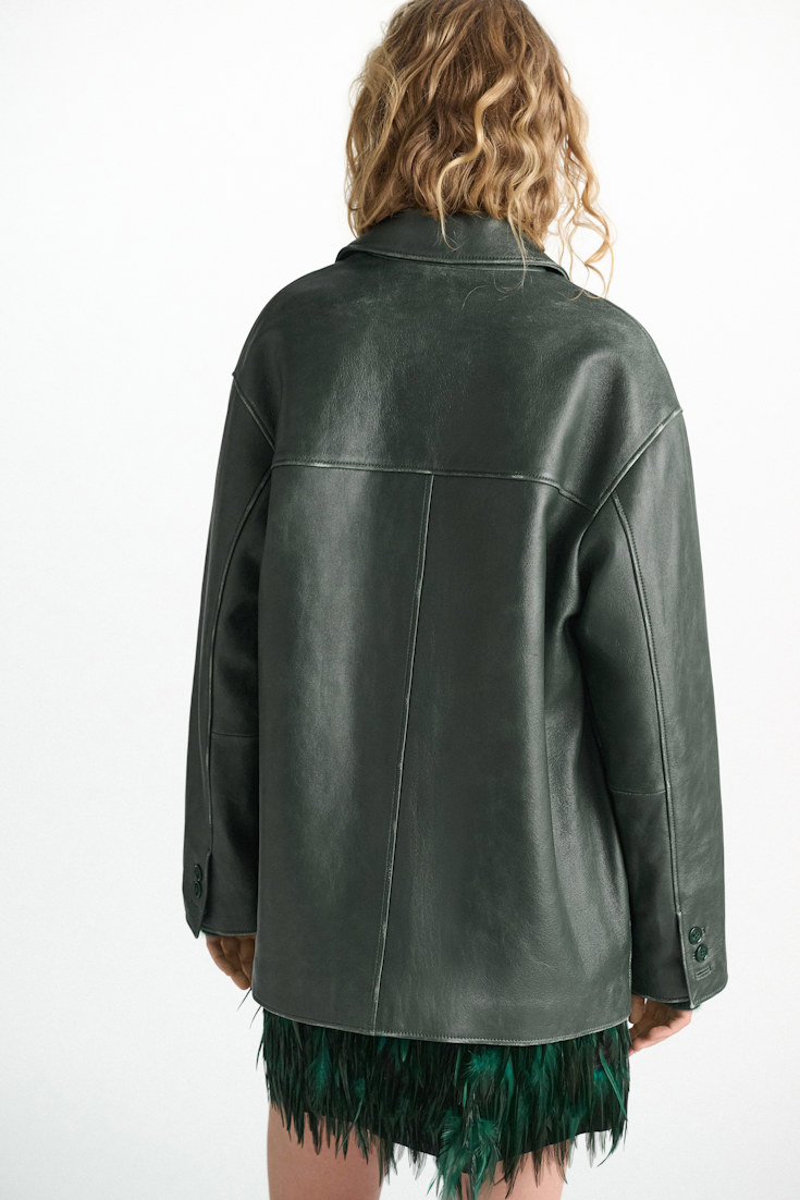 Dorothee Schumacher Oversized leather blazer emerald Model Detail View