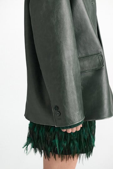 Dorothee Schumacher Oversized leather blazer emerald Model Detail View