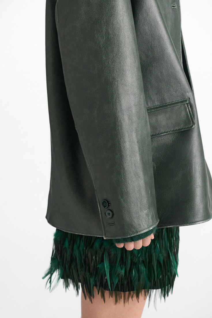Dorothee Schumacher Oversized leather blazer emerald Model Detail View
