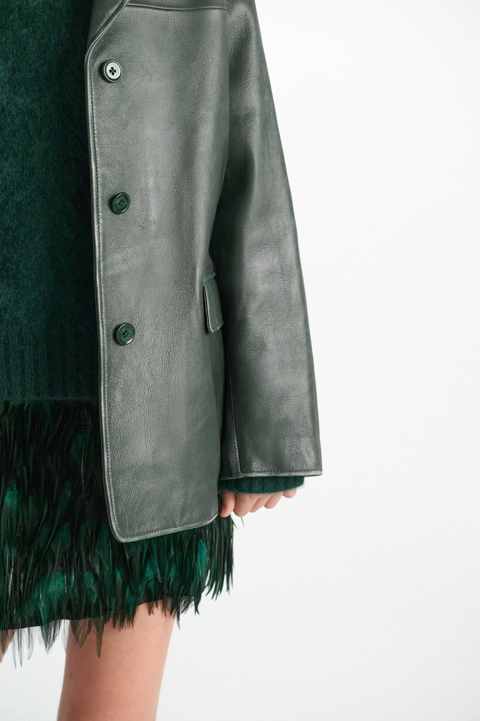 Dorothee Schumacher Oversized leather blazer emerald Model Detail View
