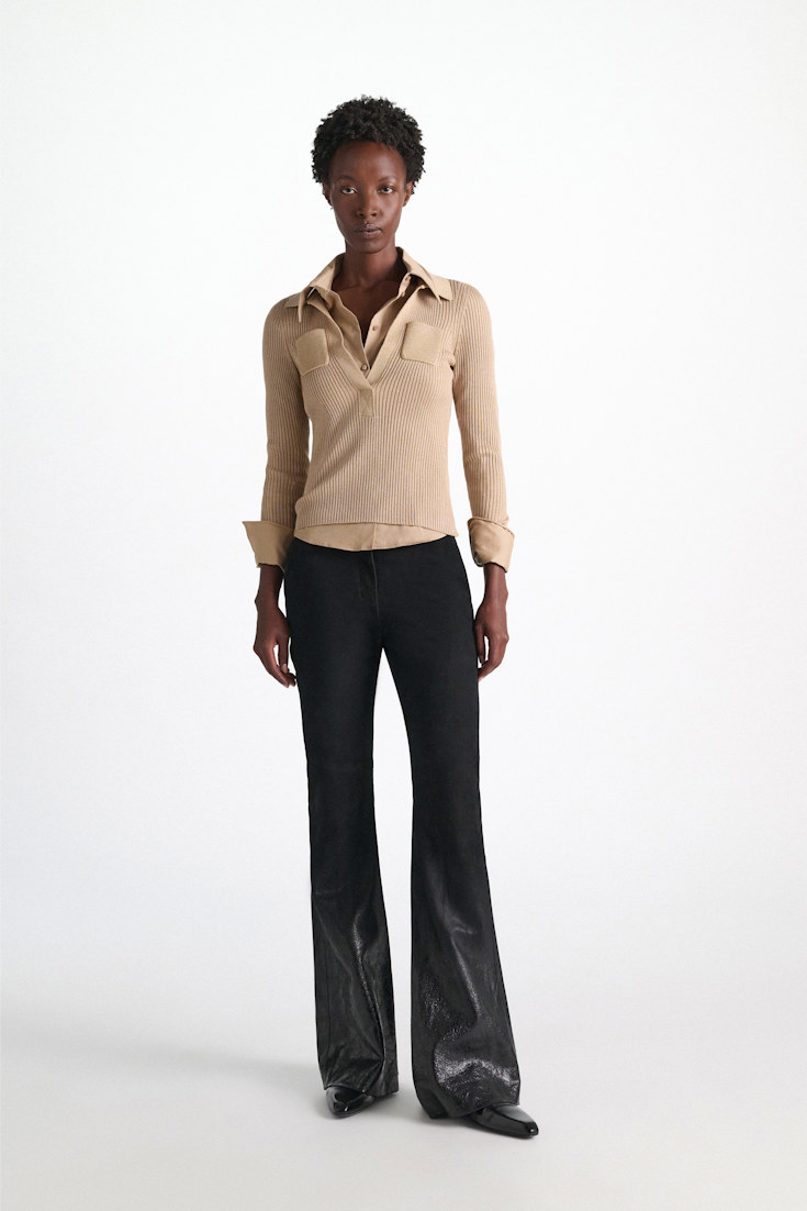 Dorothee Schumacher Wildleder-Flared-Hose mit glänzendem Degradé-Verlauf vinyl black Model Front View