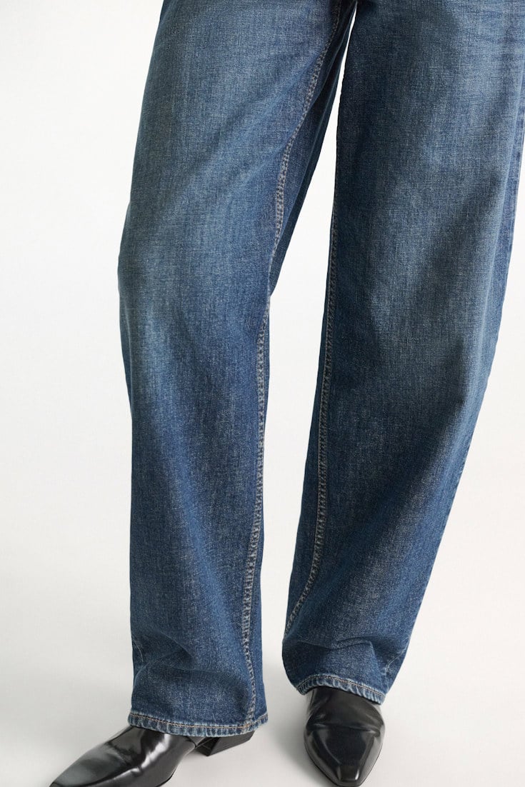 Dorothee Schumacher Wide barrel leg jeans denim blue Model Detail View