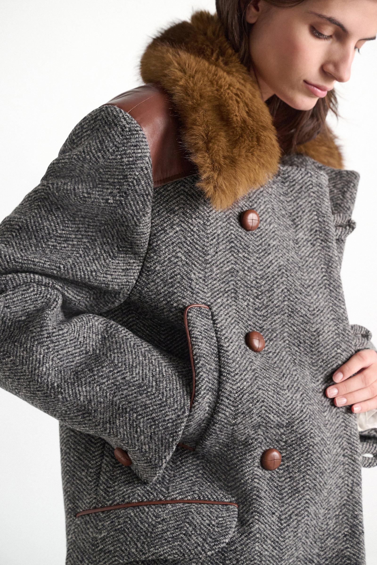 Dorothee Schumacher Virgin wool herringbone coat stereo grey herringbone Model Detail View