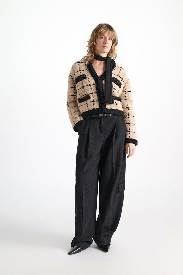 Dorothee Schumacher Bouclé-Hose vinyl black Model Front View