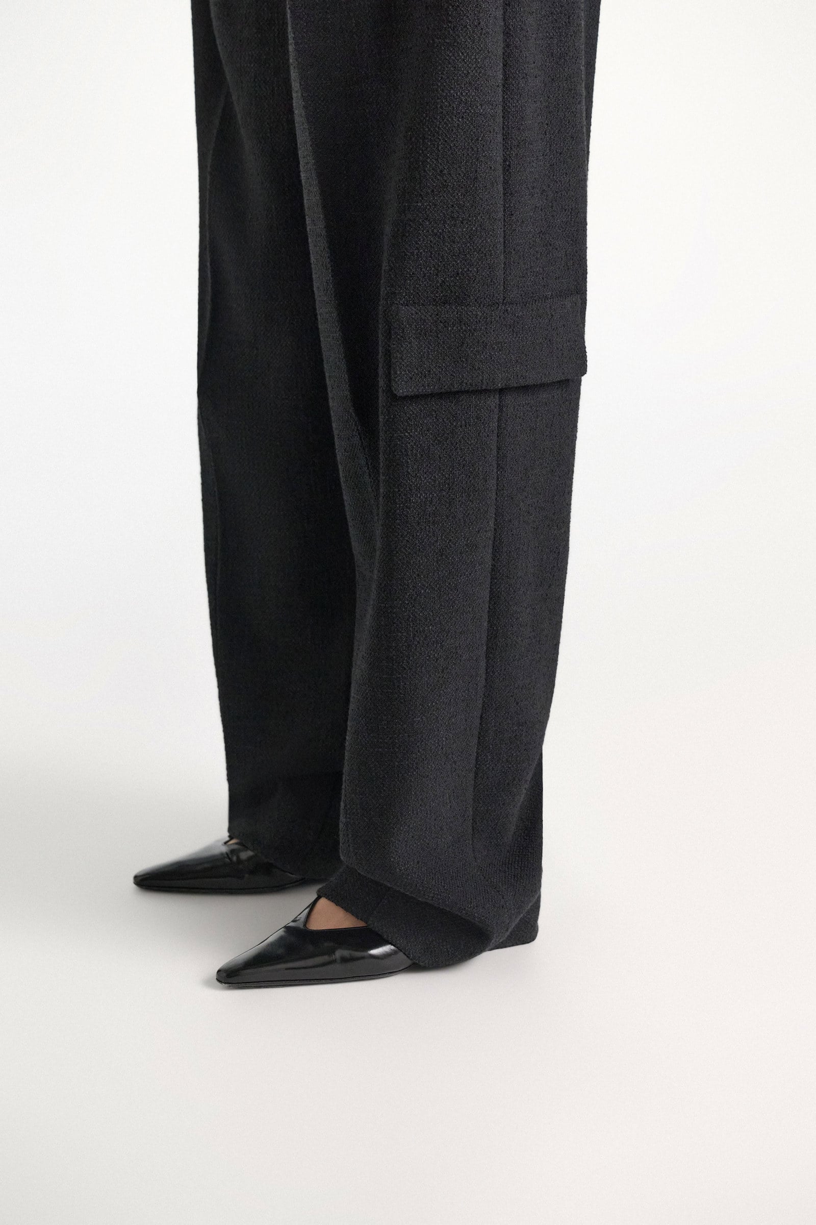 Dorothee Schumacher Bouclé-Hose vinyl black Model Detail View