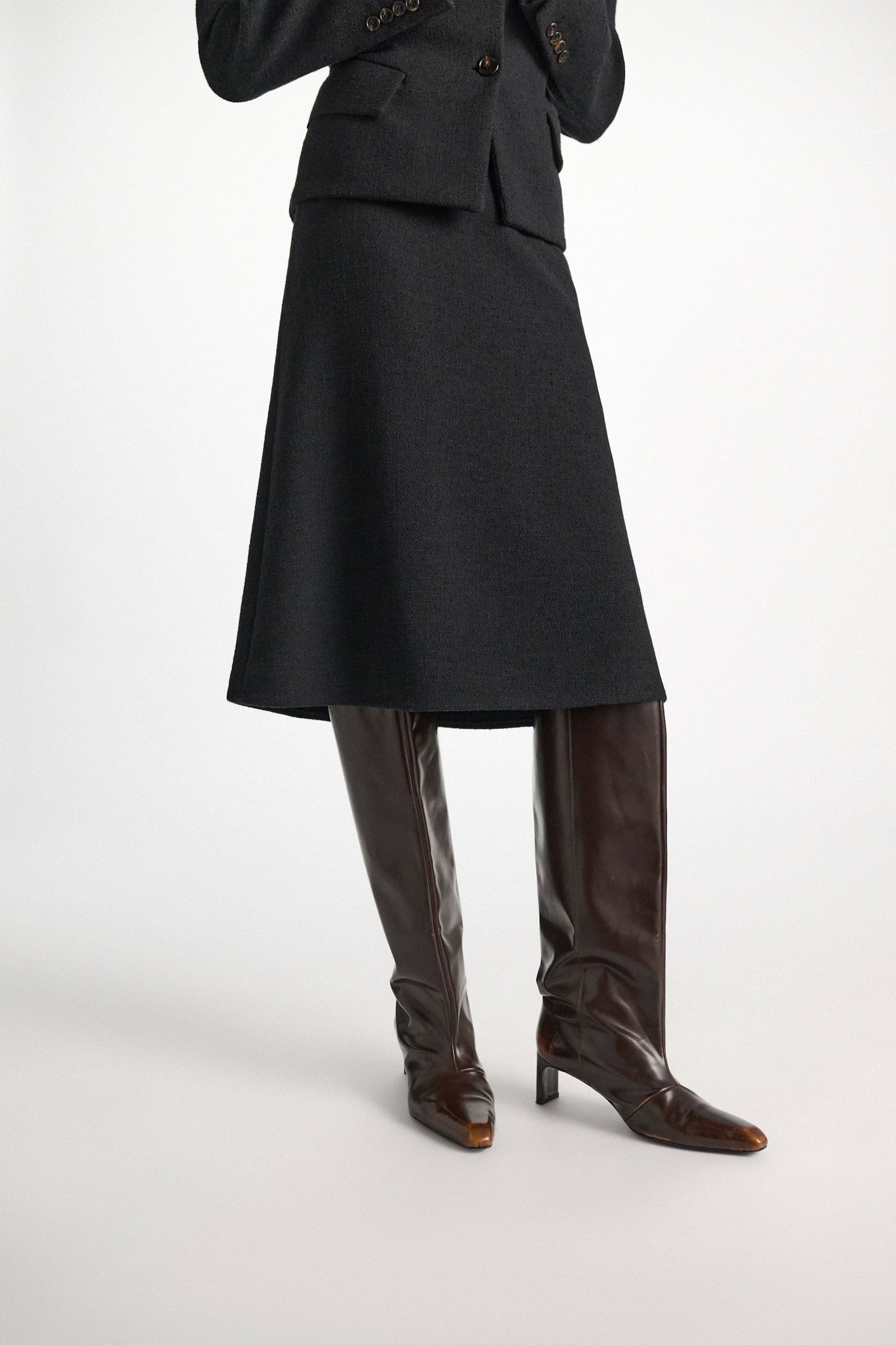 Dorothee Schumacher Bouclé skirt vinyl black Model Detail View