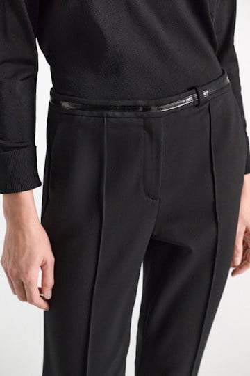 Dorothee Schumacher Punto Milano pants with patent details vinyl black Model Detail View