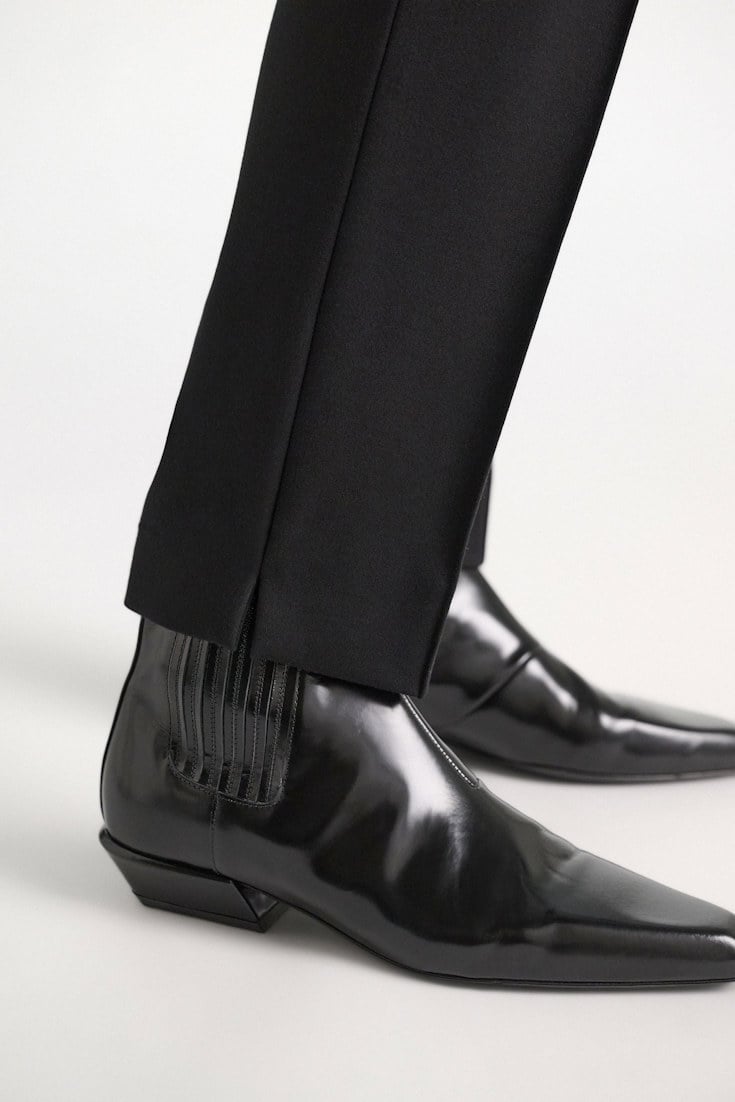 Dorothee Schumacher Punto Milano pants with patent details vinyl black Model Detail View