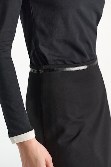 Dorothee Schumacher Punto Milano skirt with patent details vinyl black Model Detail View