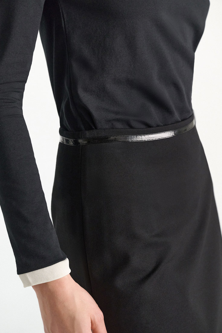 Dorothee Schumacher Punto Milano skirt with patent details vinyl black Model Detail View