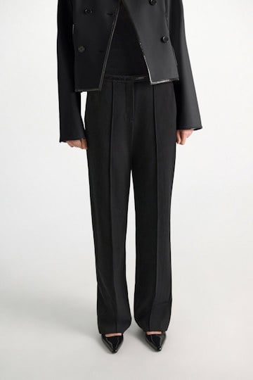 Dorothee Schumacher Wide leg pants in Punto Milano with patent vinyl black Model Detail View