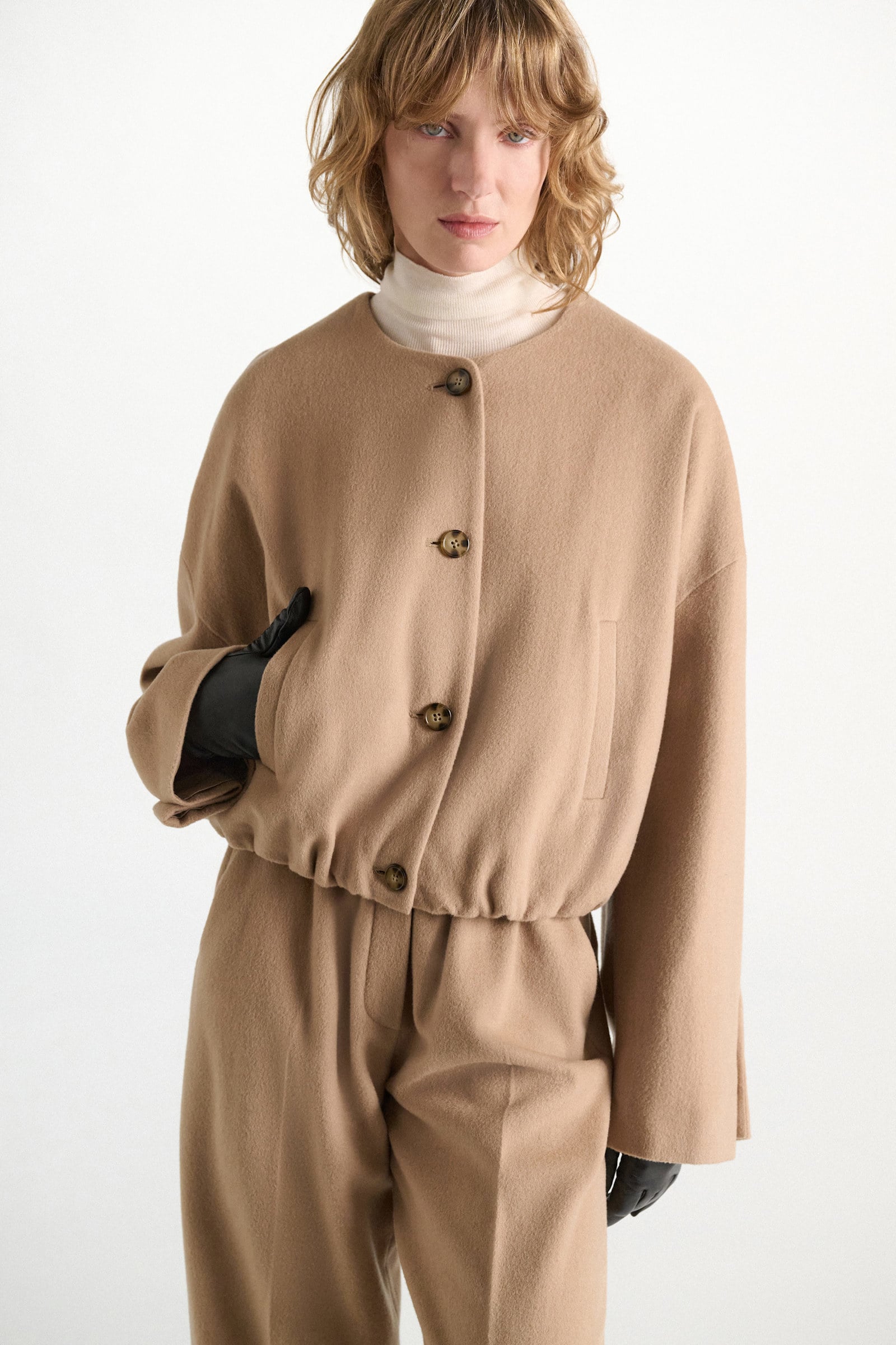 Dorothee Schumacher Blouson aus gebürsteter Wolle almond Model Detail View