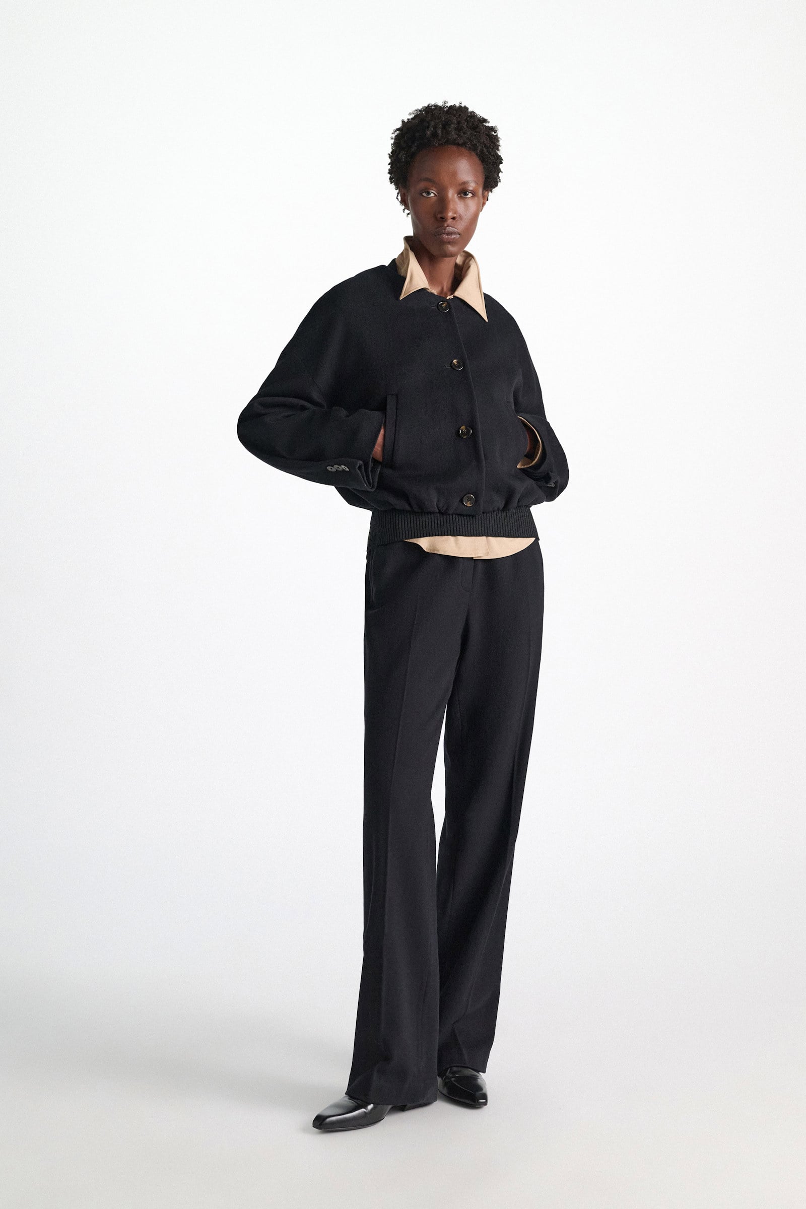 Dorothee Schumacher Blouson aus gebürsteter Wolle vinyl black Model Front View