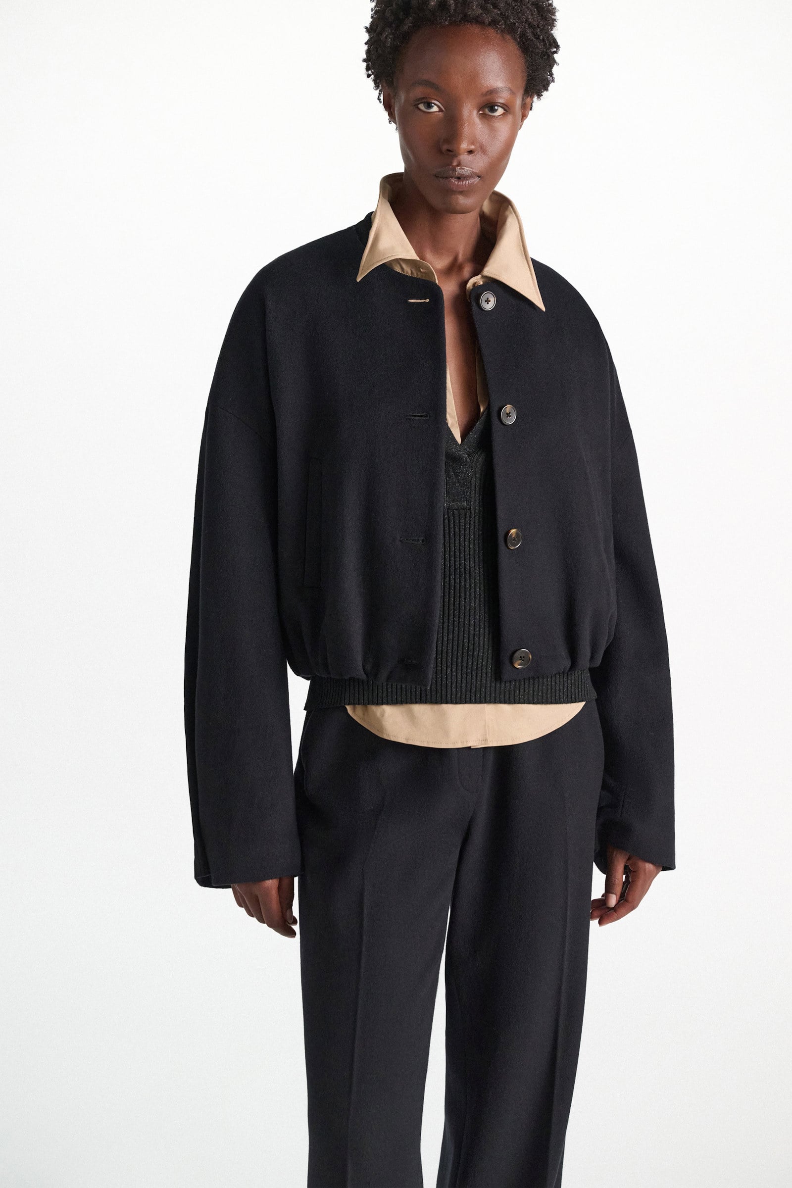 Dorothee Schumacher Blouson aus gebürsteter Wolle vinyl black Model Detail View
