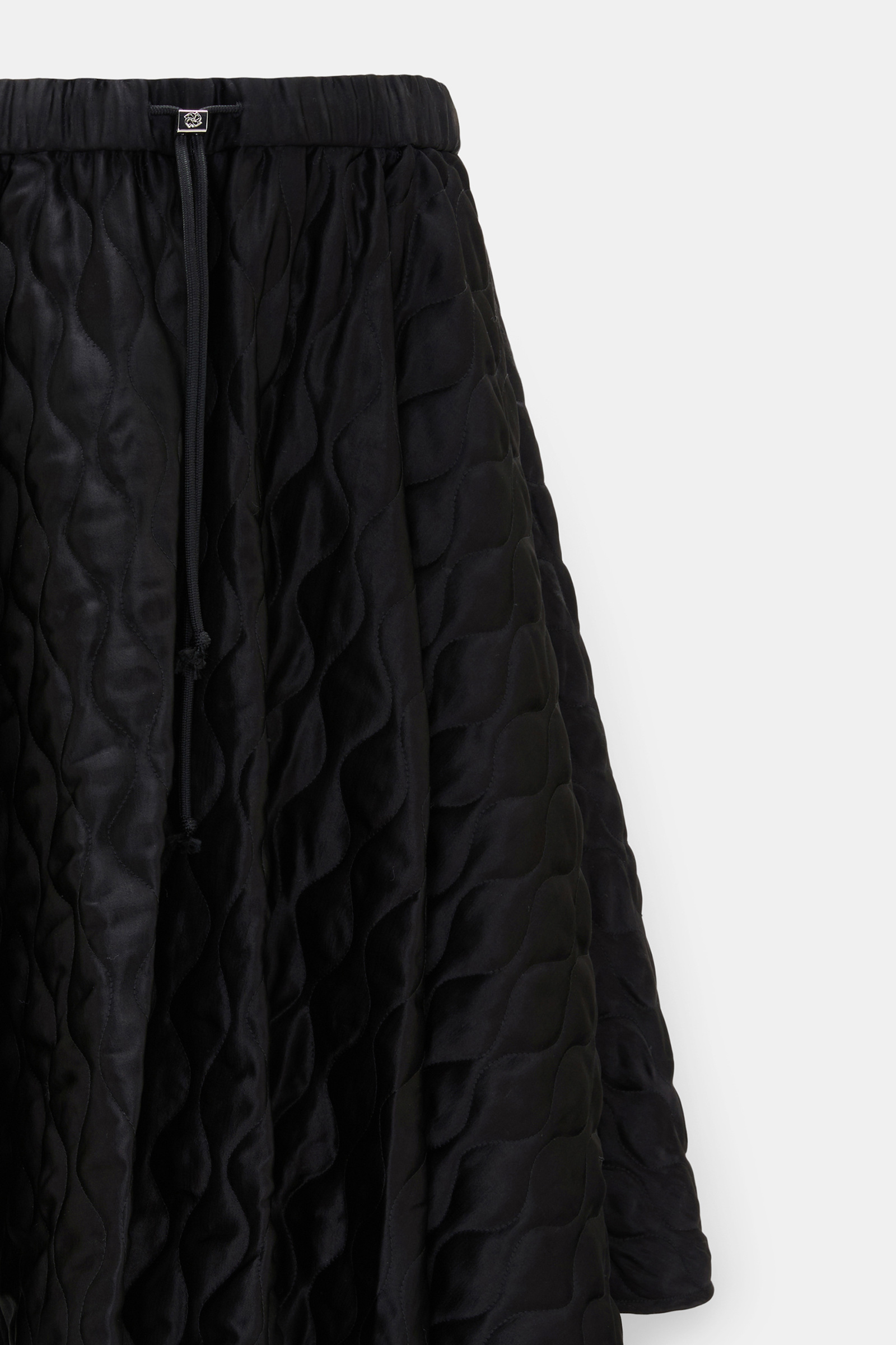 Dorothee Schumacher Quilted skirt in Japanese satin vinyl black Product Detail View