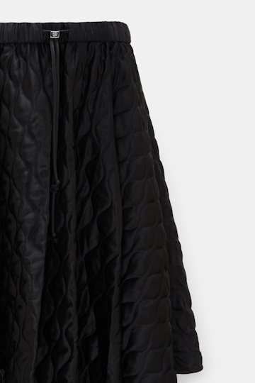 Dorothee Schumacher Quilted skirt in Japanese satin vinyl black Product Detail View