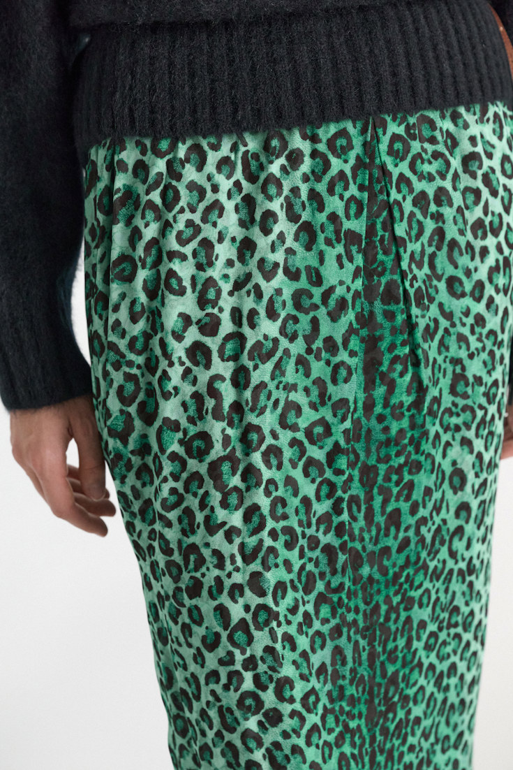 Dorothee Schumacher Leopard print midi skirt leo placed green Model Detail View