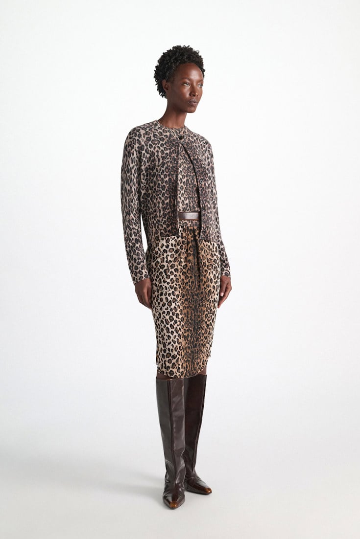 Dorothee Schumacher Leopard print midi skirt Leo Placed light brown Model Detail View