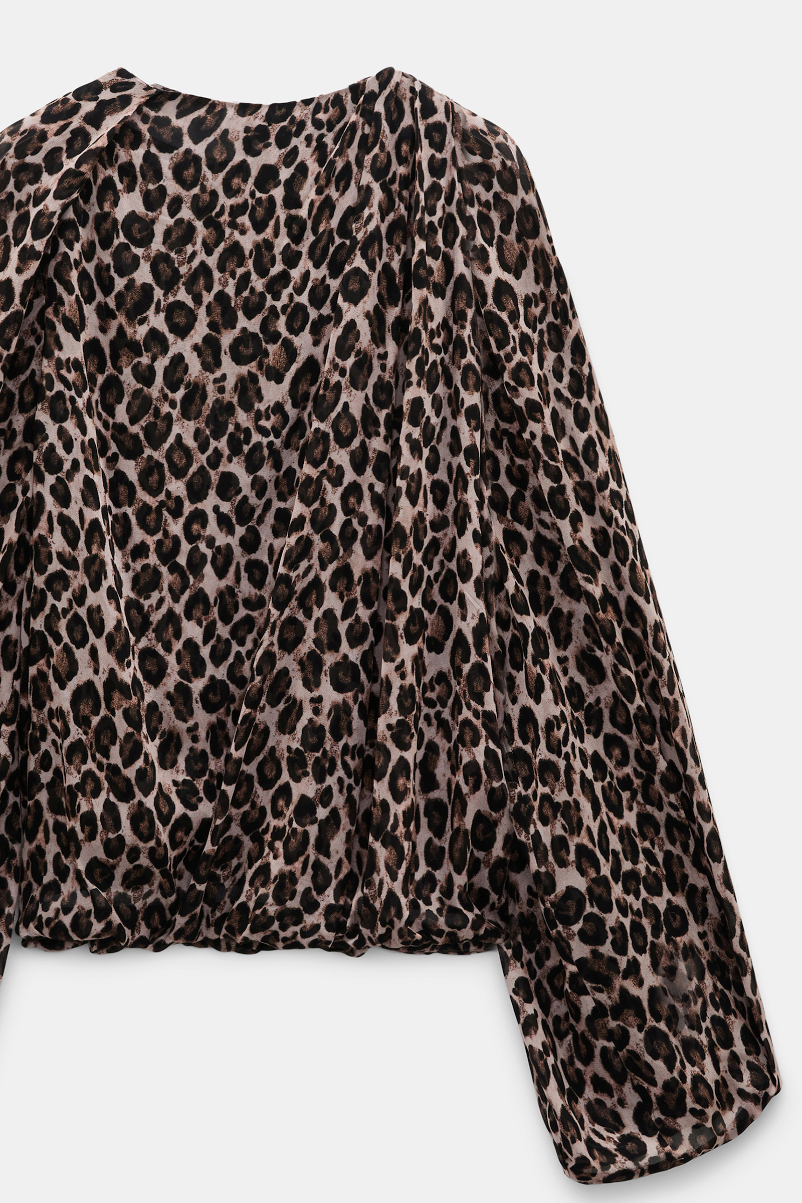 Dorothee Schumacher Bluse mit voluminösen, drapierten Ärmeln mit Leopardenmuster aus Viskose-Georgette leo placed brown Product Detail View