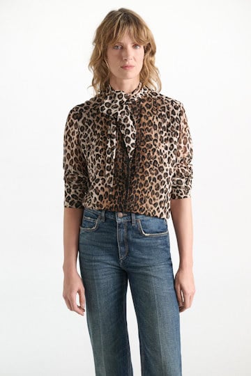 Dorothee Schumacher Leopard print blouse with scarf Leo Placed light brown Model Detail View