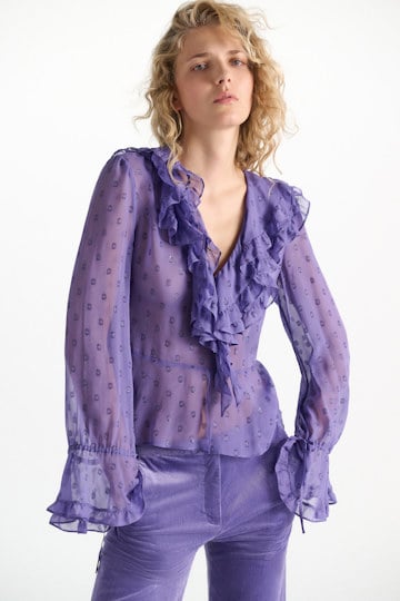 Dorothee Schumacher Volantbluse aus Seiden-Crêpe-Chiffon violet Model Detail View