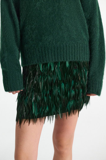 Dorothee Schumacher Glossy feather miniskirt emerald Model Detail View