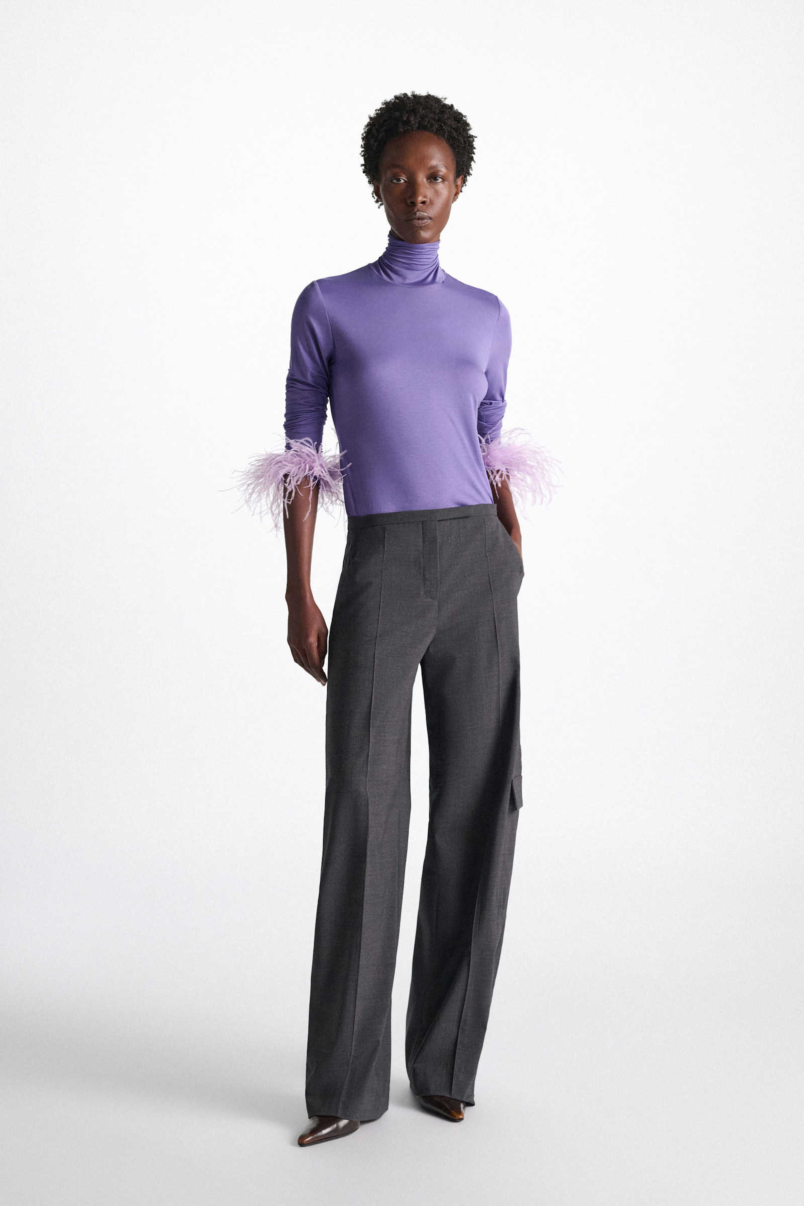 Dorothee Schumacher Ostrich feather cuffs lilac Model Front View