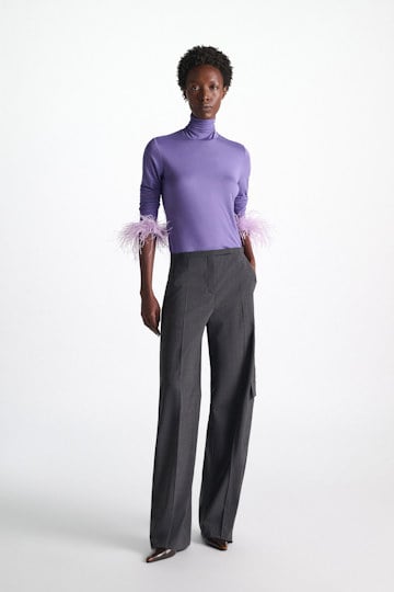 Dorothee Schumacher Ostrich feather cuffs lilac Model Front View