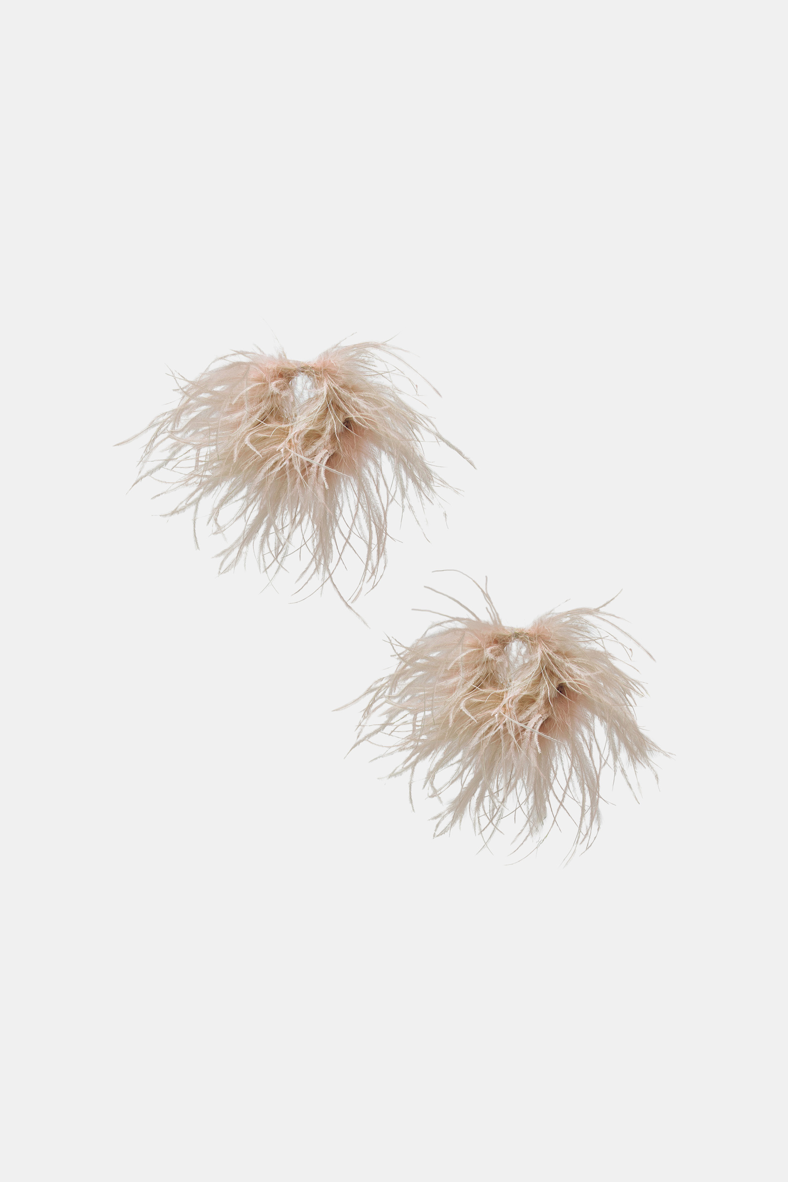 Dorothee Schumacher Ostrich feather cuffs almond Product Front View