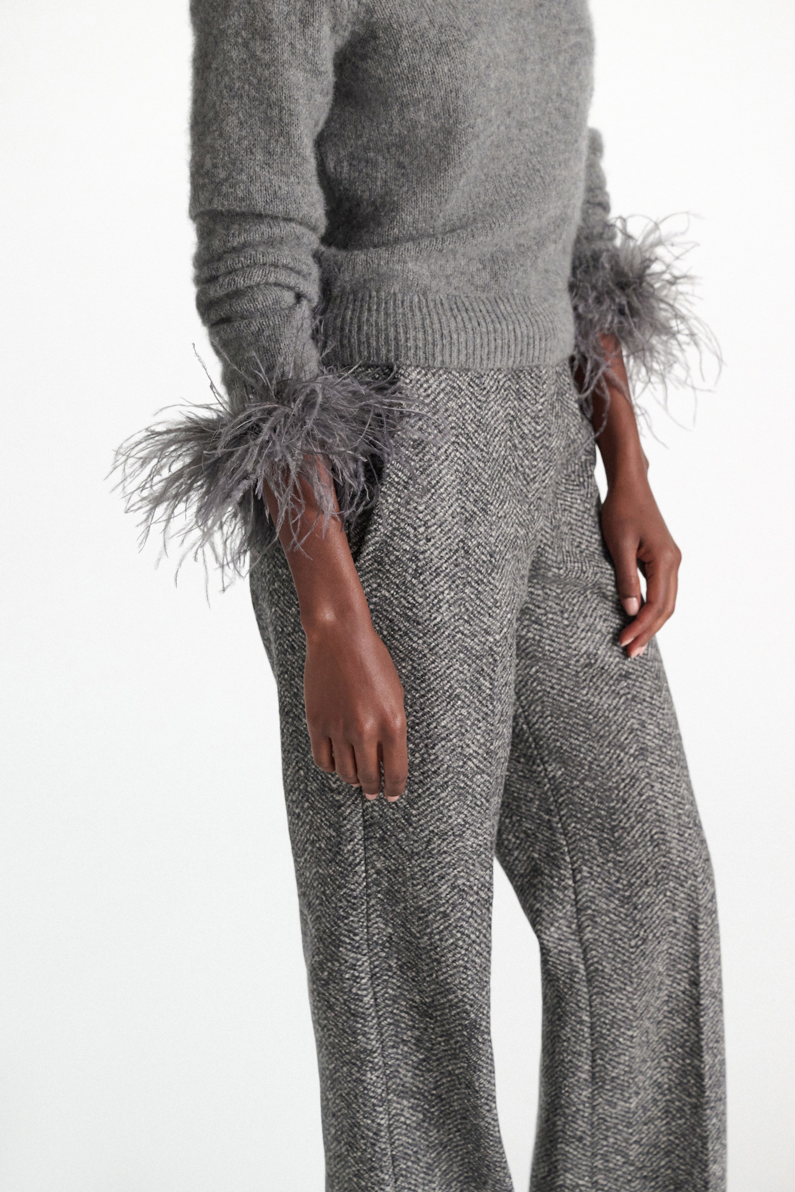 Dorothee Schumacher Ostrich feather cuffs grey Model Detail View
