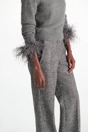 Dorothee Schumacher Ostrich feather cuffs grey Model Detail View