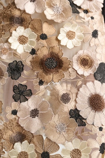 Dorothee Schumacher Midi-Rock mit dreidimensionaler Blumenstickerei multi flower camel Model Detail View