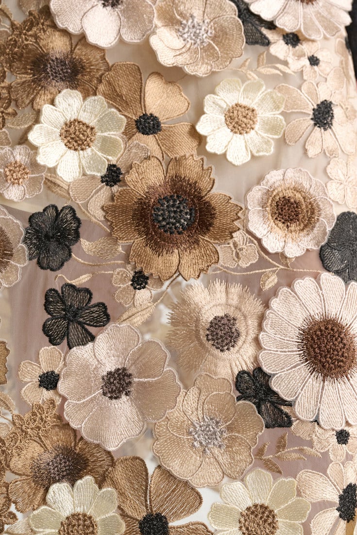 Dorothee Schumacher Midi-Rock mit dreidimensionaler Blumenstickerei multi flower camel Model Detail View