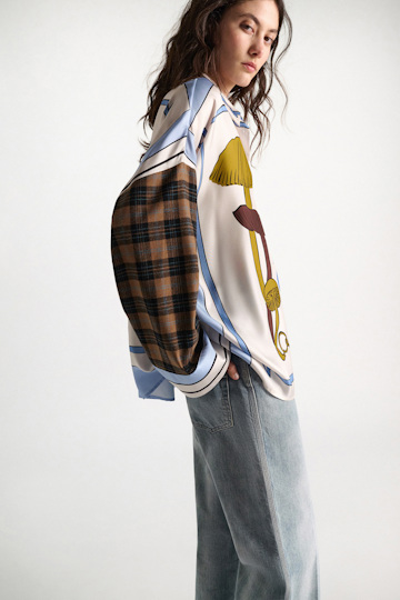 Dorothee Schumacher Oversized mixed print silk twill blouse Blue Ribbon scarf Model Detail View