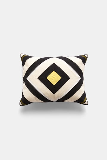 Dorothee Schumacher Cushion cover with graphic pattern black and white diamond
