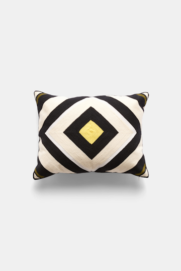 Dorothee Schumacher Cushion cover with graphic pattern black and white diamond