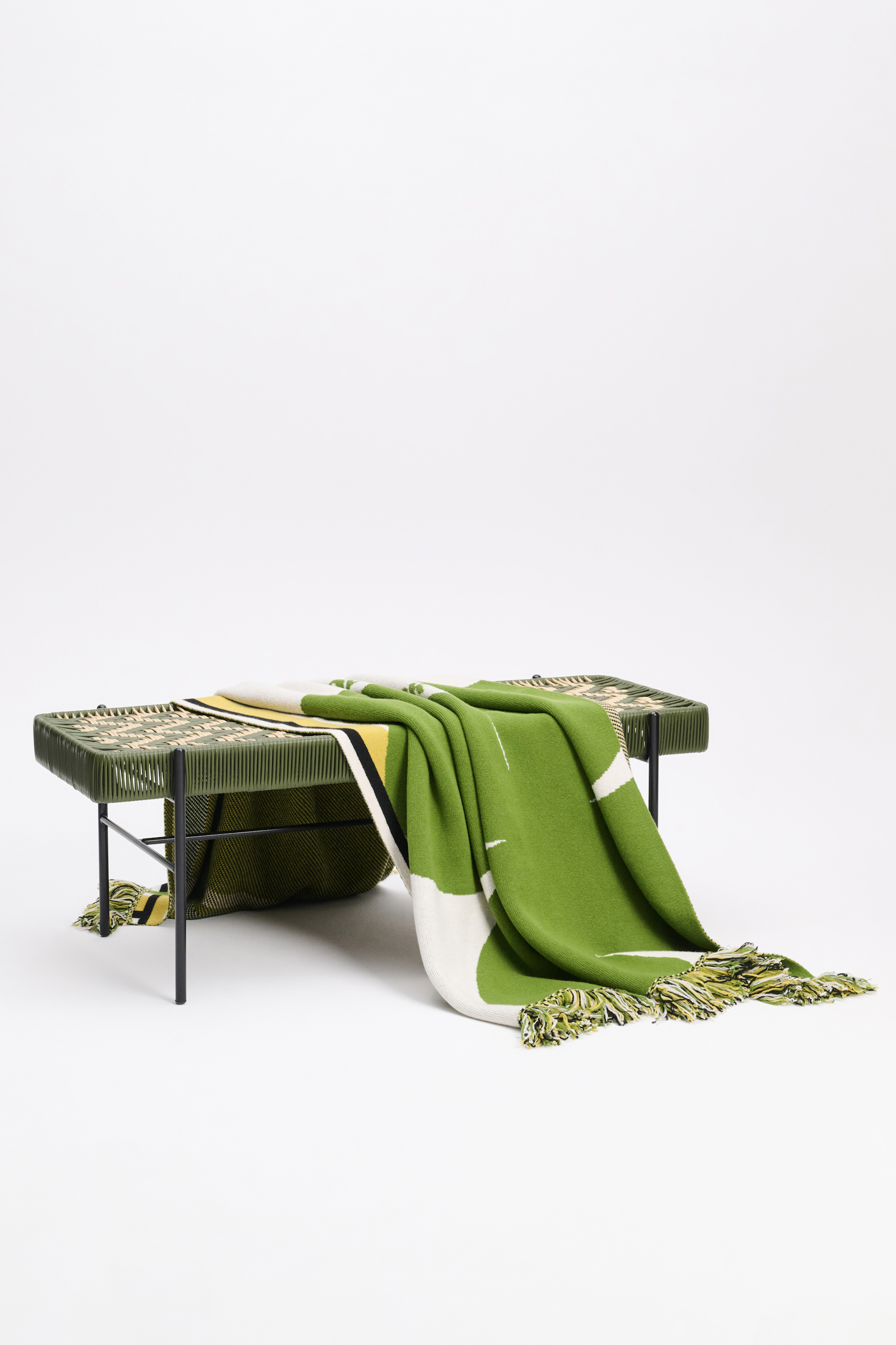 Dorothee Schumacher Wolldecke mit Kleeblatt und GOOD LUCK Motiv marrocan green/white