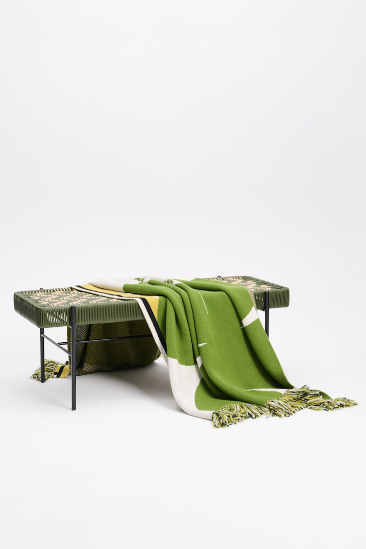 Dorothee Schumacher Wolldecke mit Kleeblatt und GOOD LUCK Motiv marrocan green/white