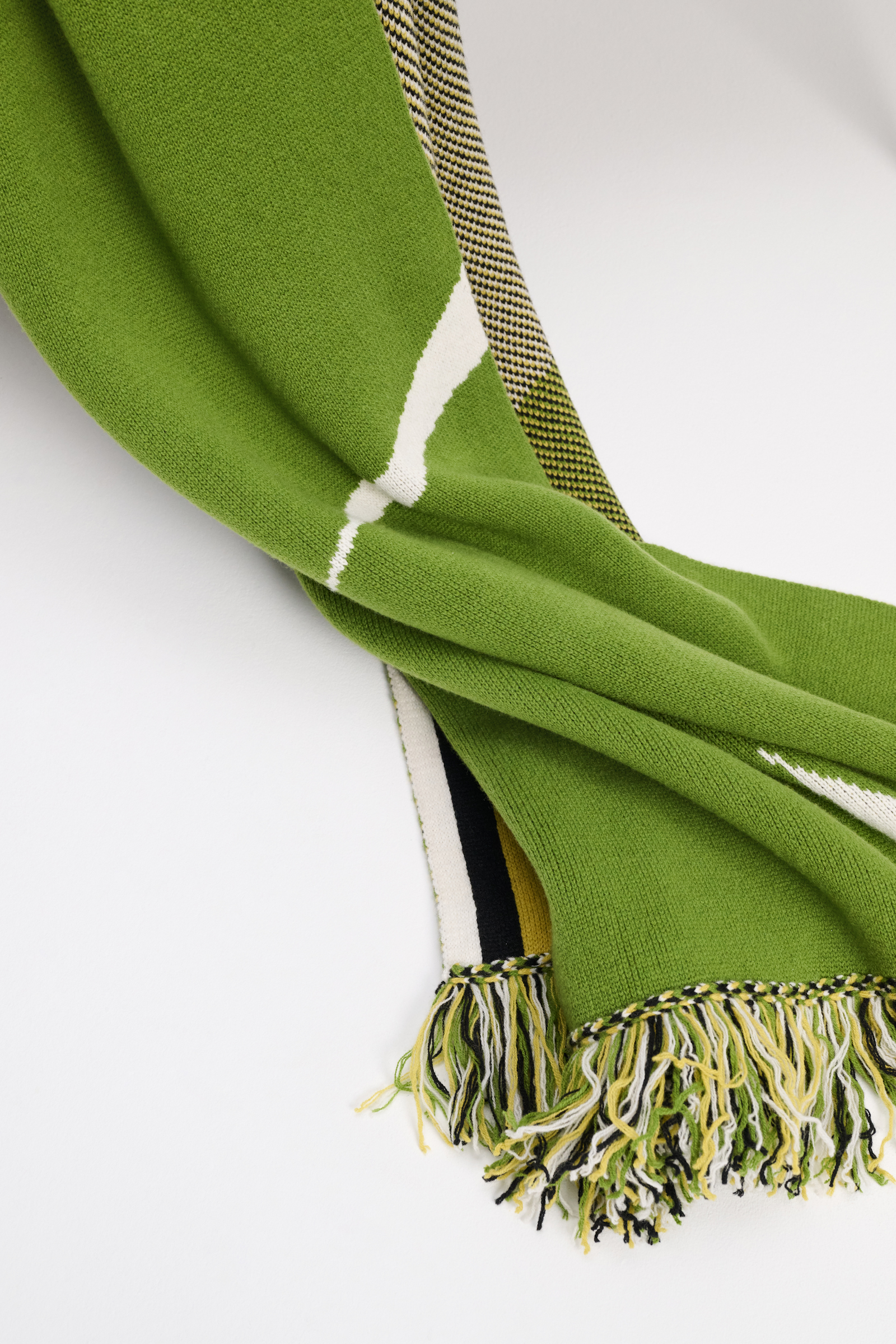 Dorothee Schumacher Wolldecke mit Kleeblatt und GOOD LUCK Motiv marrocan green/white