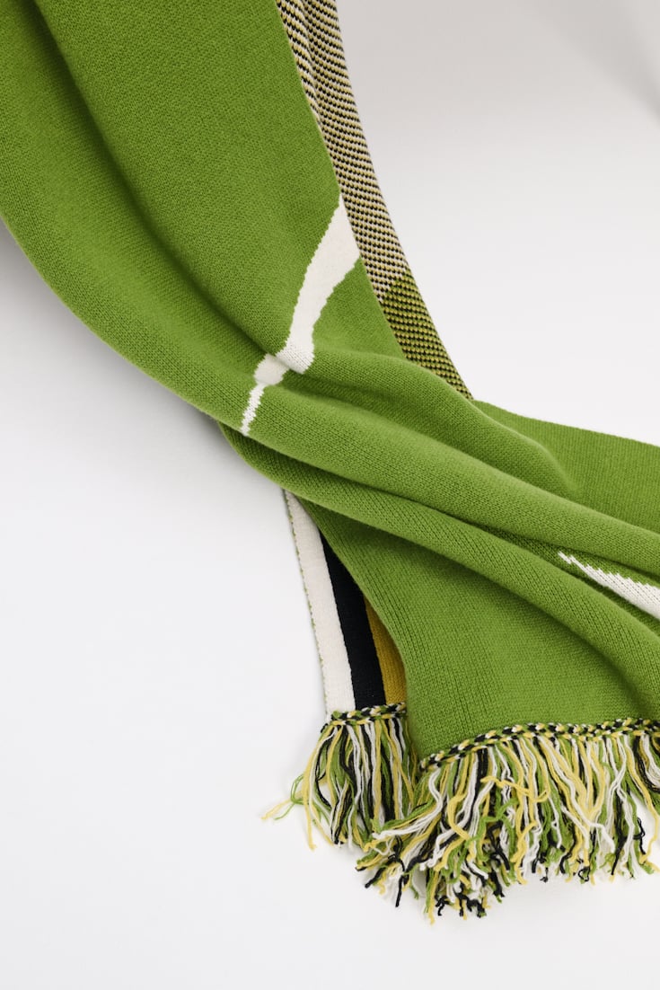 Dorothee Schumacher Wolldecke mit Kleeblatt und GOOD LUCK Motiv marrocan green/white