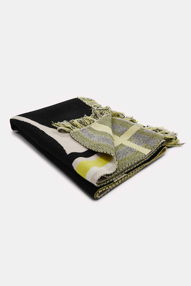 Dorothee Schumacher Wolldecke mit Kleeblatt und GOOD LUCK Motiv beige/black/yellow